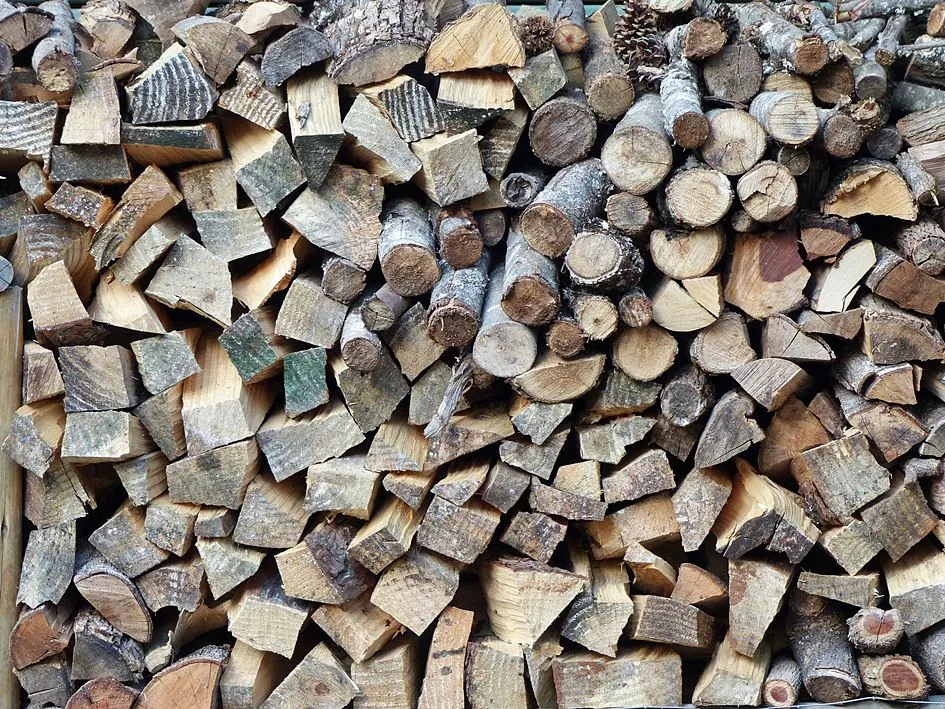 Δωρεάν διανομή καυσόξυλων σήμερα από τον Δήμο Σπάτων-Αρτέμιδος στο πλαίσιο κοινωνικής στήριξης