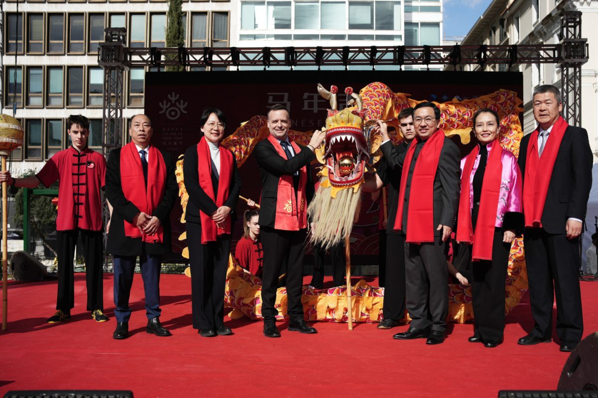 Η Αθήνα γιορτάζει την Κινεζική Πρωτοχρονιά στην Πλατεία Κοτζιά